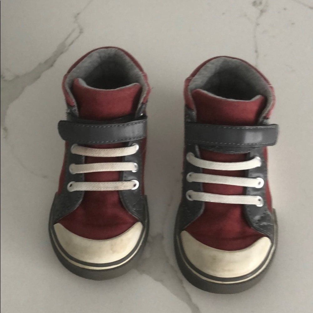 See Kai Run size 7 toddler sneakers